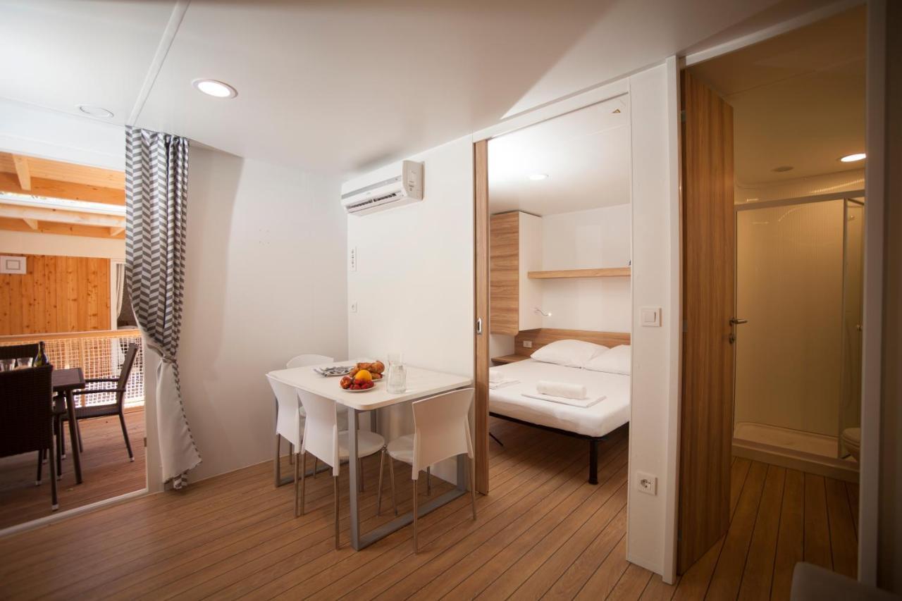 Mediteran Travel Mobile Homes In Camping Terme Catez Brežice Екстериор снимка