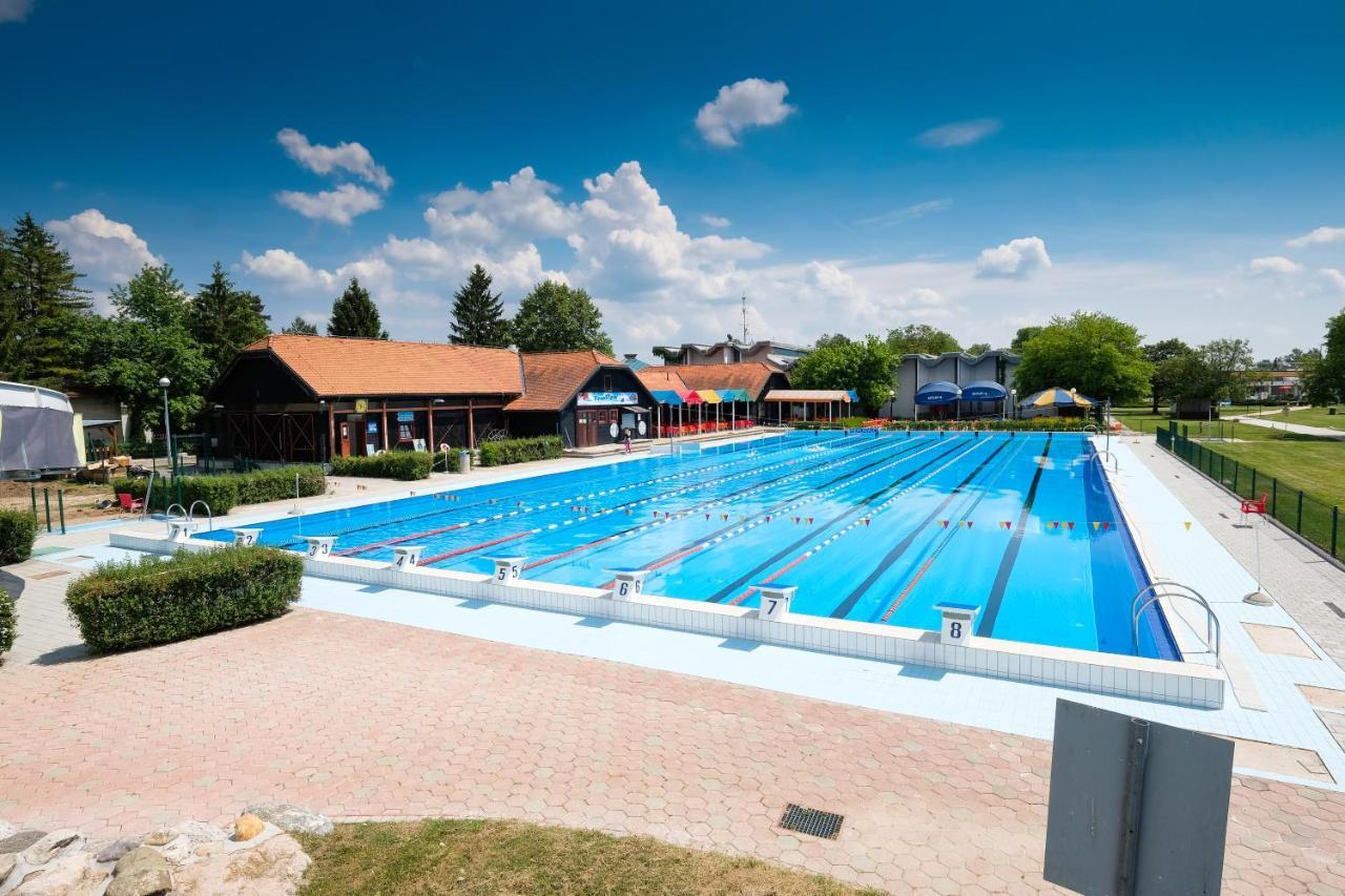Mediteran Travel Mobile Homes In Camping Terme Catez Brežice Екстериор снимка