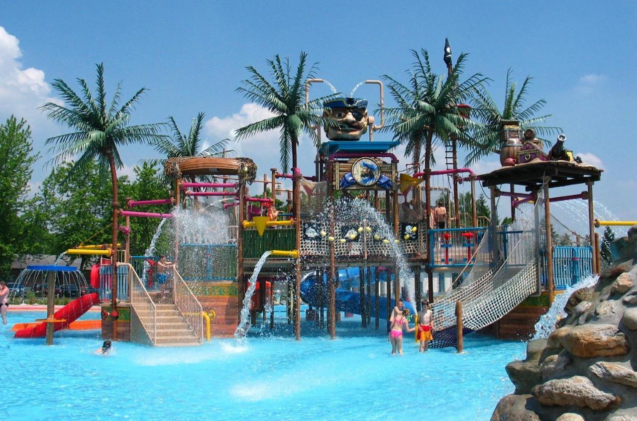 Mediteran Travel Mobile Homes In Camping Terme Catez Brežice Екстериор снимка